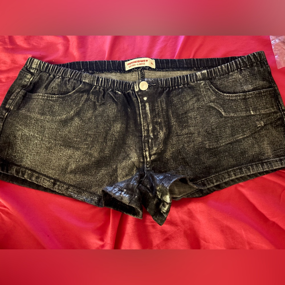 Shorts - Picture 2 of 2